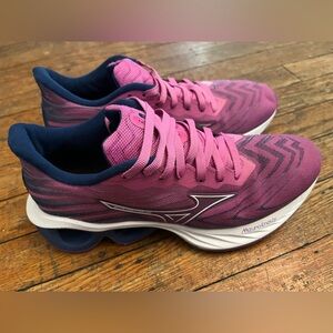 Women's Mizuno Wave Creation 25 SSW running shoe- Rosebud/Navy Peony Sz 6.5 EUC